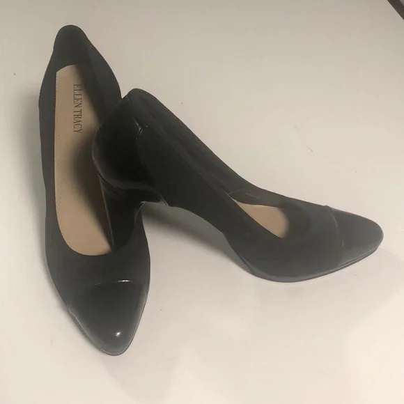 Black 4 inch heels in tip top shape. - Picture 1 of 6